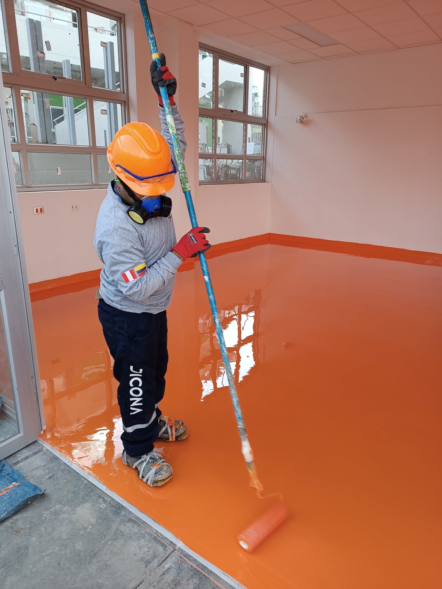 Pisos Epóxicos: Sistema Autonivelante