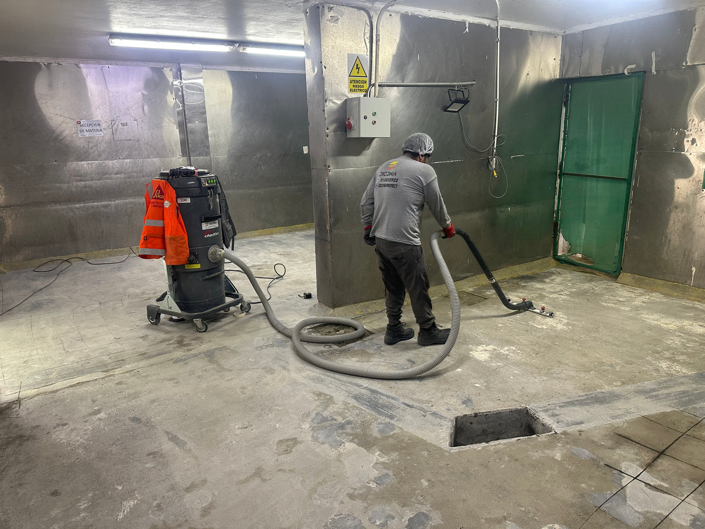 APLICACIÓN DE PISO DE POLIURETANO DE UCRETE EN PLANTA DE CEREALES Y SNACKS RASIL - HUACHIPA