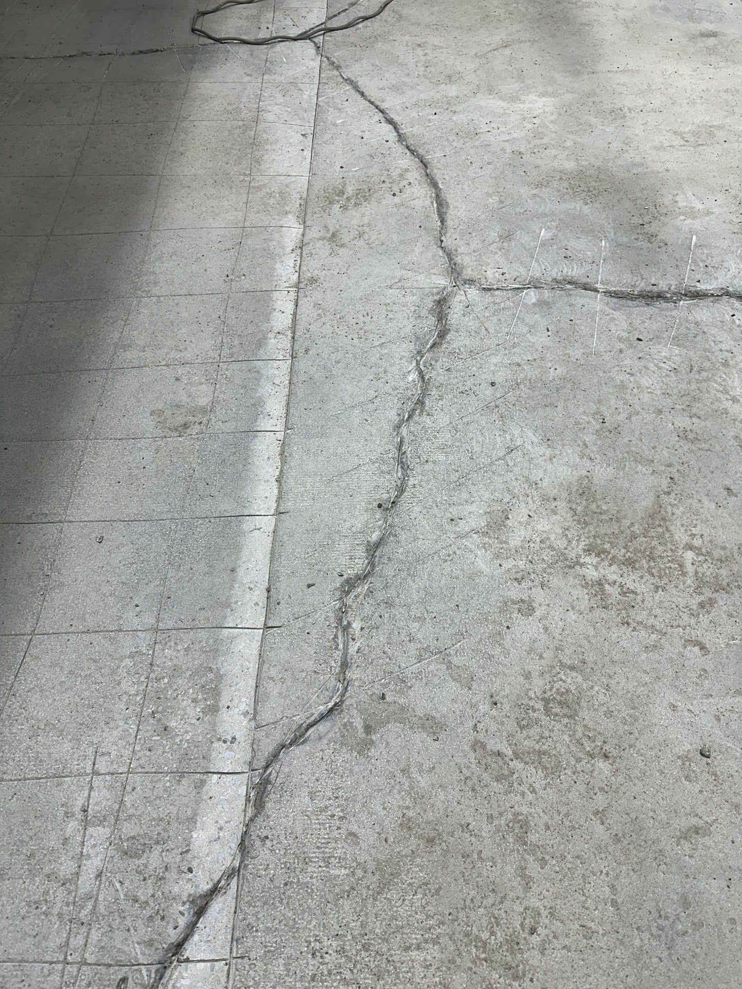 APLICACIÓN DE PISO DE POLIURETANO DE UCRETE EN PLANTA DE CEREALES Y SNACKS RASIL - HUACHIPA