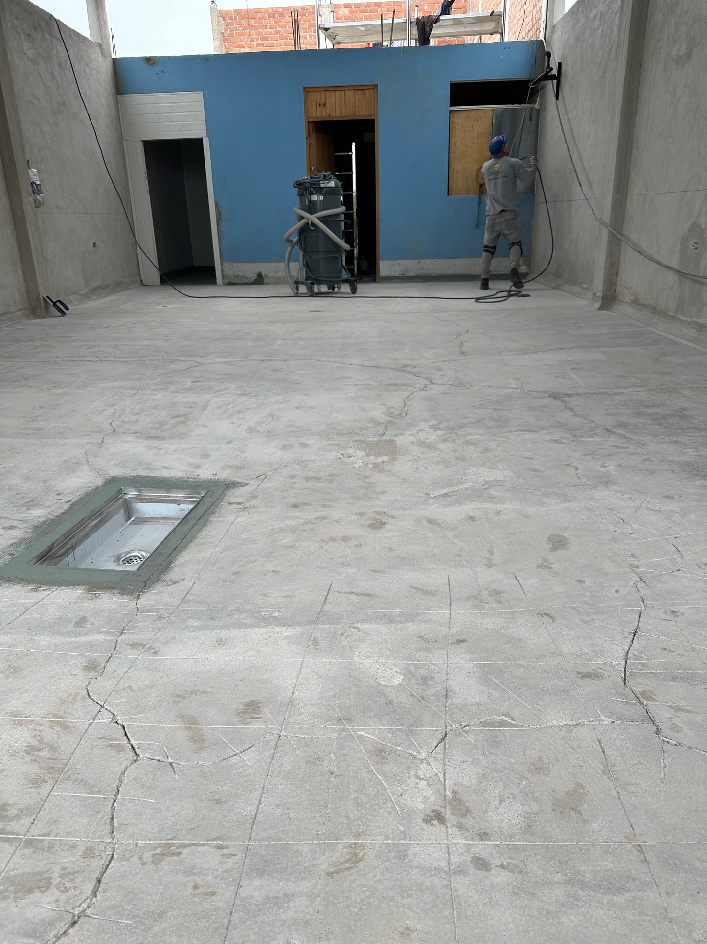 APLICACIÓN DE PISO DE POLIURETANO DE UCRETE PARA PLANTA DE QUESO -SR SAUL  VERANO SUICE- CAÑETE