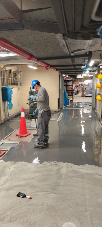 APLICACIÓN DE PISO DE POLIURETANO DE UCRETE - TIENDAS DE METRO SAN FELIPE Y PERCHING HYT SAC - JESUS MARIA