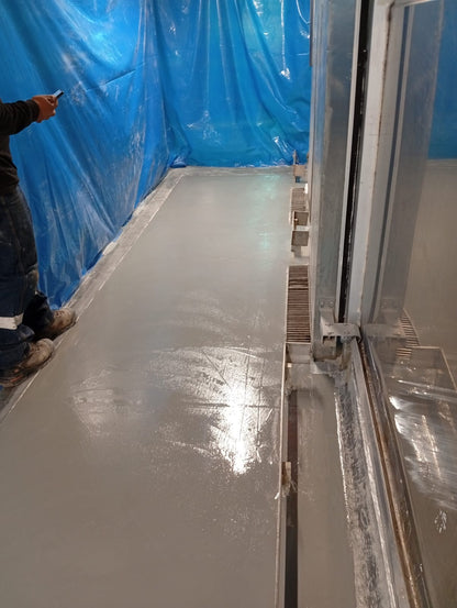 APLICACIÓN DE PISO DE POLIURETANO DE UCRETE - TIENDAS DE METRO SAN FELIPE Y PERCHING HYT SAC - JESUS MARIA