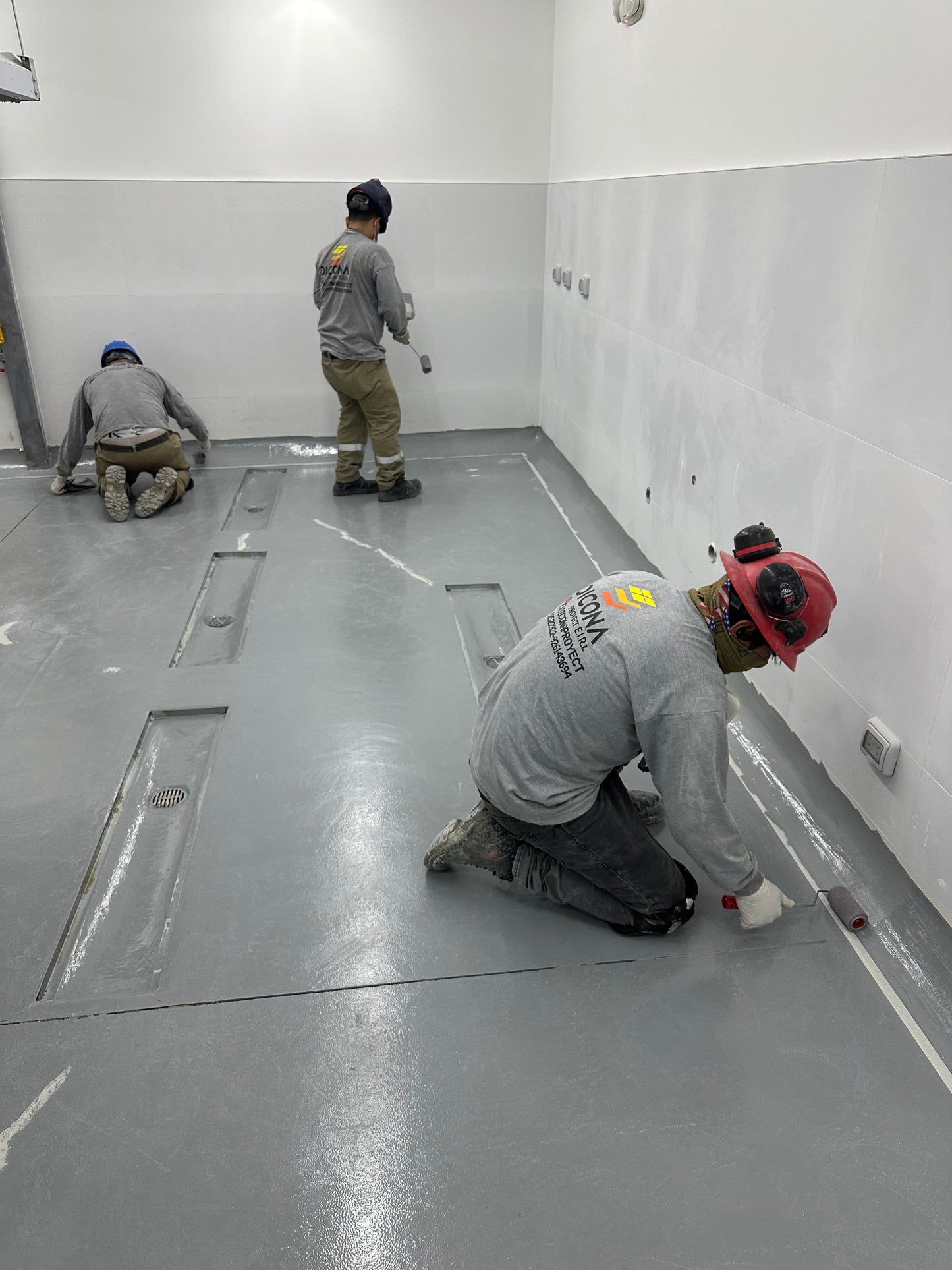 APLICACIÓN DE PINTURA EPÓXICA PARA AREA DE USO DE COCINA, TOPITOP SJL