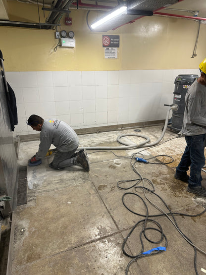 APLICACIÓN DE PISO DE POLIURETANO DE UCRETE - TIENDAS DE METRO SAN FELIPE Y PERCHING HYT SAC - JESUS MARIA