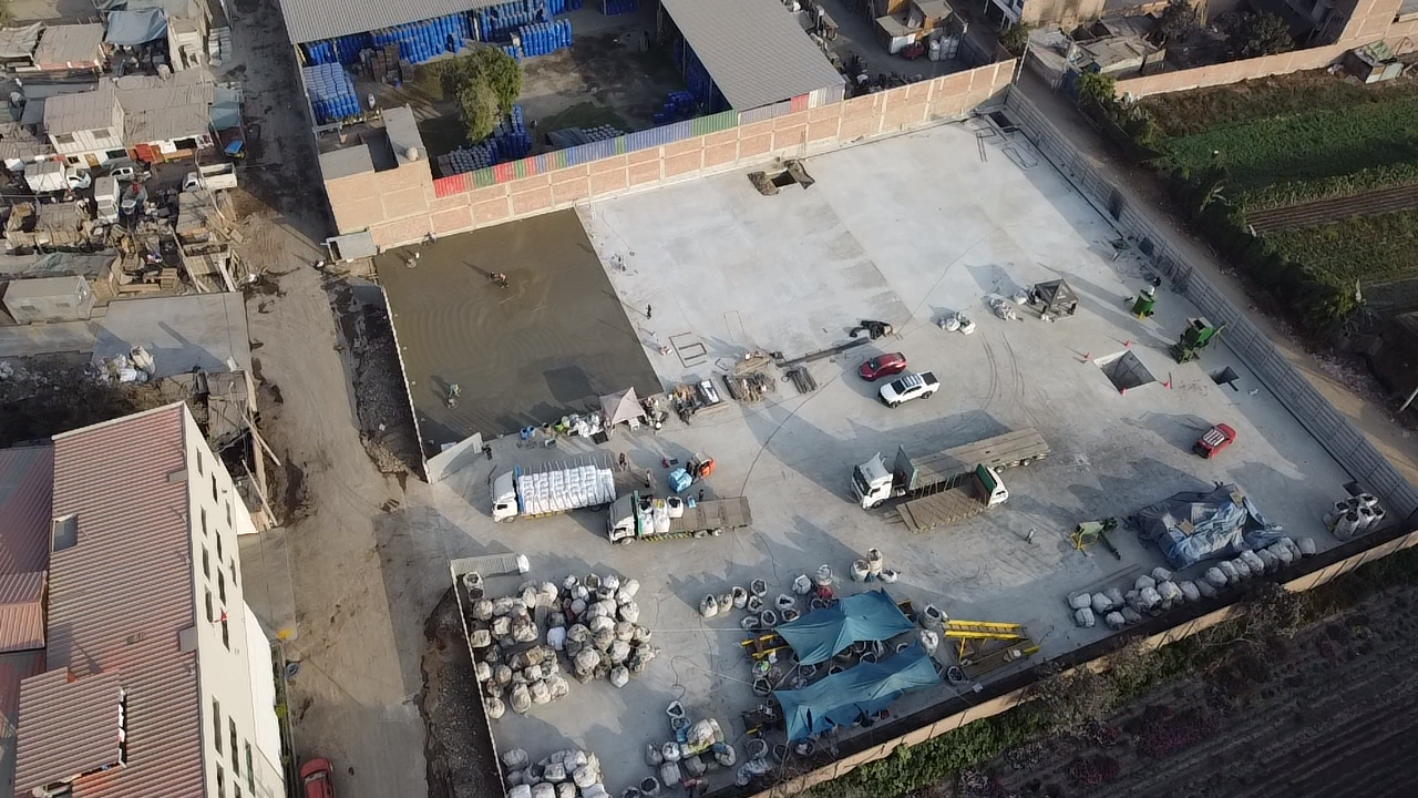 VACIADO DE LOSA INDUSTRIAL - DINGECON INGENIERIA SAC -PUENTE PIEDRA