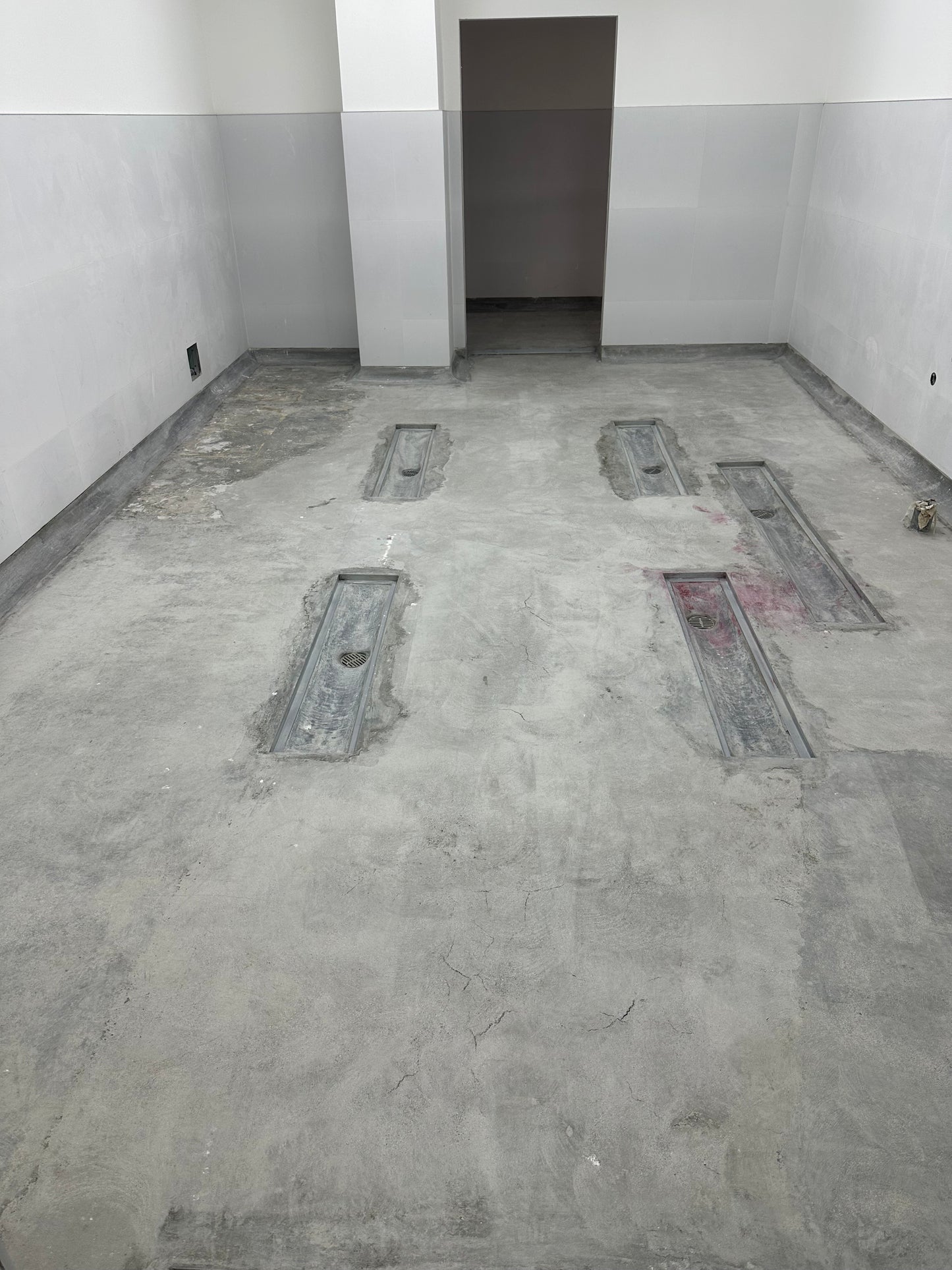 APLICACIÓN DE PINTURA EPÓXICA PARA AREA DE USO DE COCINA, TOPITOP SJL