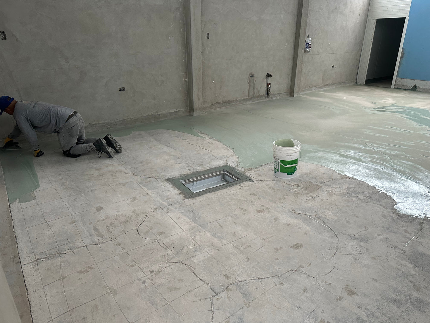 APLICACIÓN DE PISO DE POLIURETANO DE UCRETE PARA PLANTA DE QUESO -SR SAUL  VERANO SUICE- CAÑETE