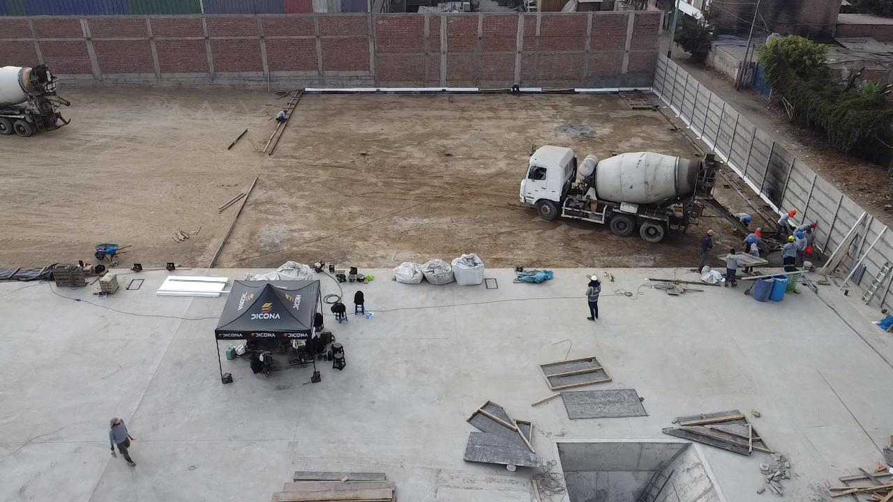 VACIADO DE LOSA INDUSTRIAL - DINGECON INGENIERIA SAC -PUENTE PIEDRA
