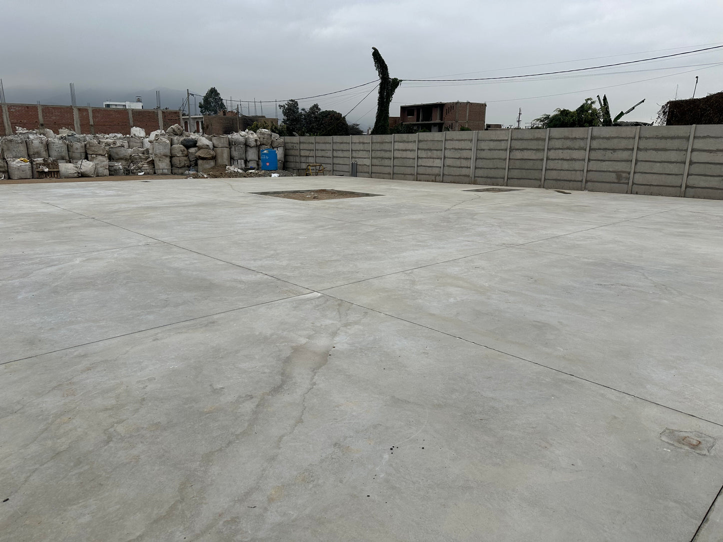 VACIADO DE LOSA INDUSTRIAL - DINGECON INGENIERIA SAC -PUENTE PIEDRA