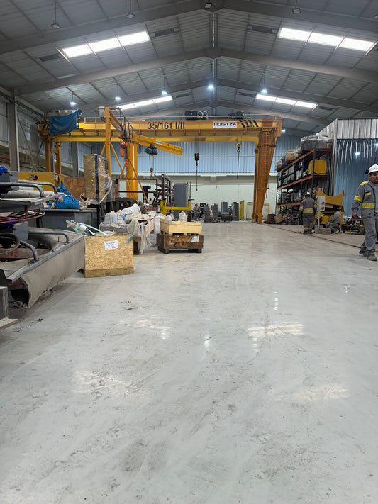 APLICACIÓN DE PISO AUTONIVELANTE EPOXICO TALLER METALMECANICO-DISTRIBUCIONES DIESEL PERU-CALLAO