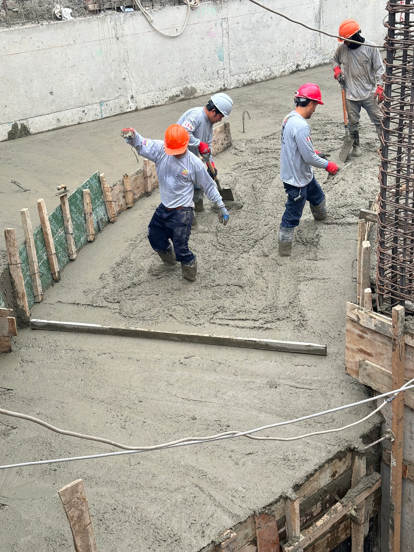 VACIADO DE LOSAS DE TECHO PARA EDIFICIO - INMOBILIARIA  -SALAMANCA, ATE