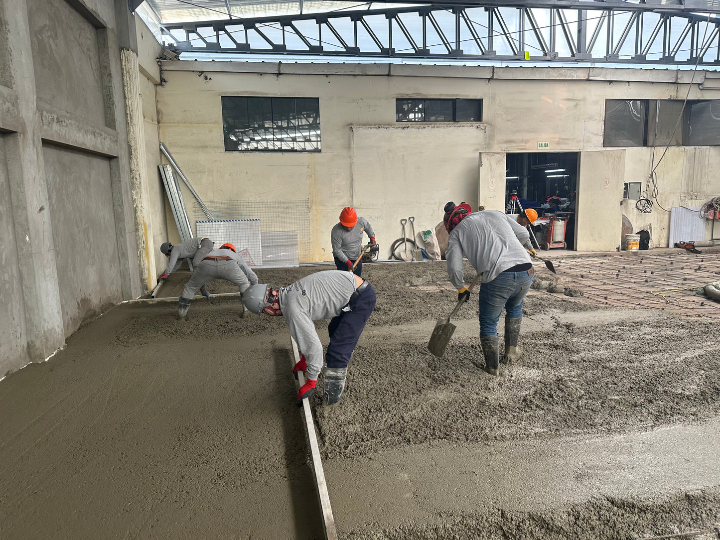 VACIADO DE CONTRAPISO INDUSTRIAL PARA USO DE ALMACEN TEXTIL- SR MOISES -ATE