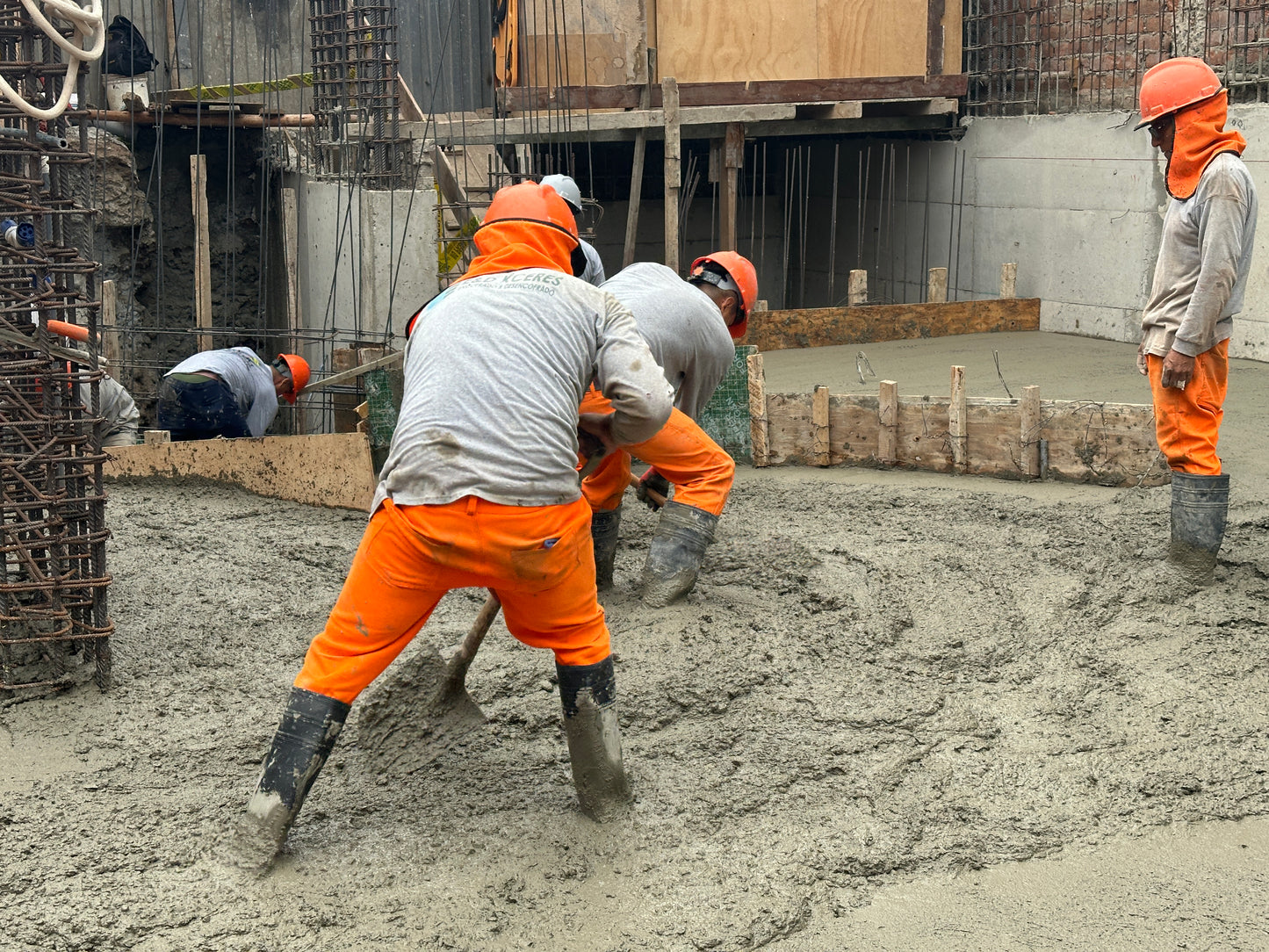 VACIADO DE LOSAS DE TECHO PARA EDIFICIO - INMOBILIARIA  -SALAMANCA, ATE