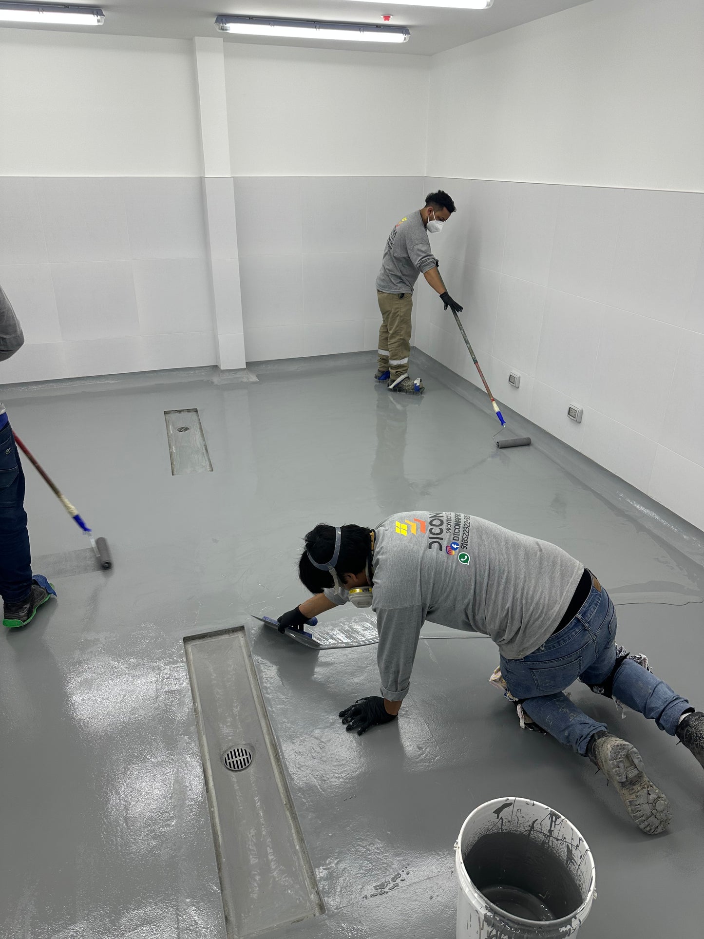 APLICACIÓN DE PINTURA EPÓXICA PARA AREA DE USO DE COCINA, TOPITOP SJL