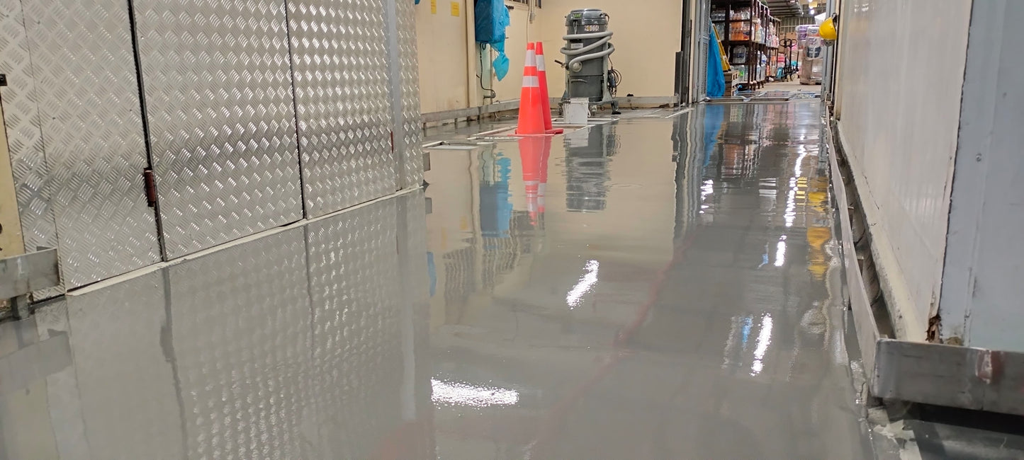APLICACIÓN DE PISO DE POLIURETANO DE UCRETE - TIENDAS DE METRO SAN FELIPE Y PERCHING HYT SAC - JESUS MARIA