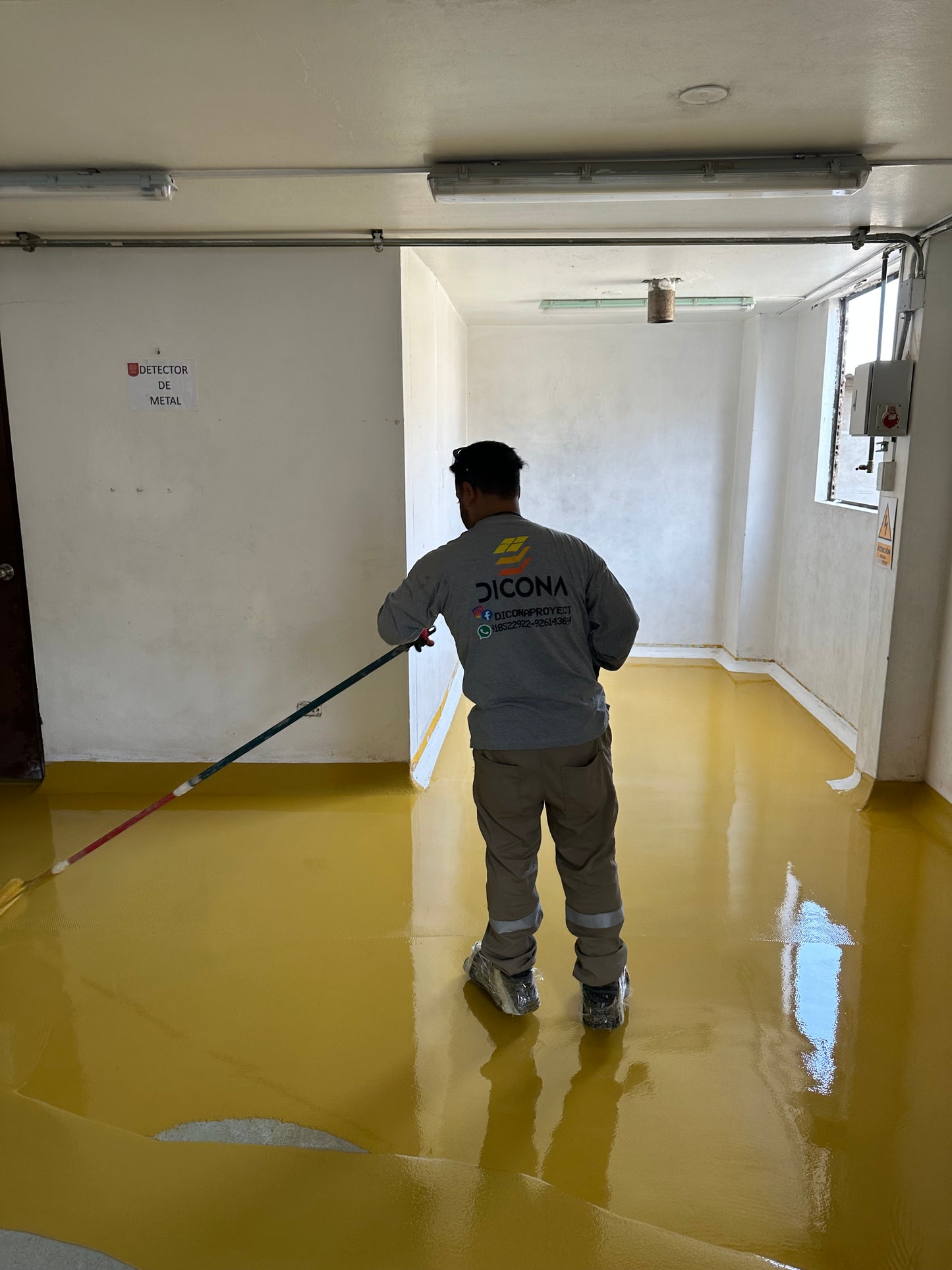 APLICACIÓN DE POLIURETANO DE UCRETE- ÁREA DE EMPAQUE PLANTA DE SNAKS Y CEREALES RASIL-HUACHIPA