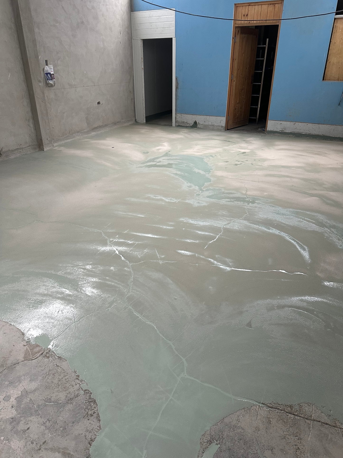 APLICACIÓN DE PISO DE POLIURETANO DE UCRETE PARA PLANTA DE QUESO -SR SAUL  VERANO SUICE- CAÑETE