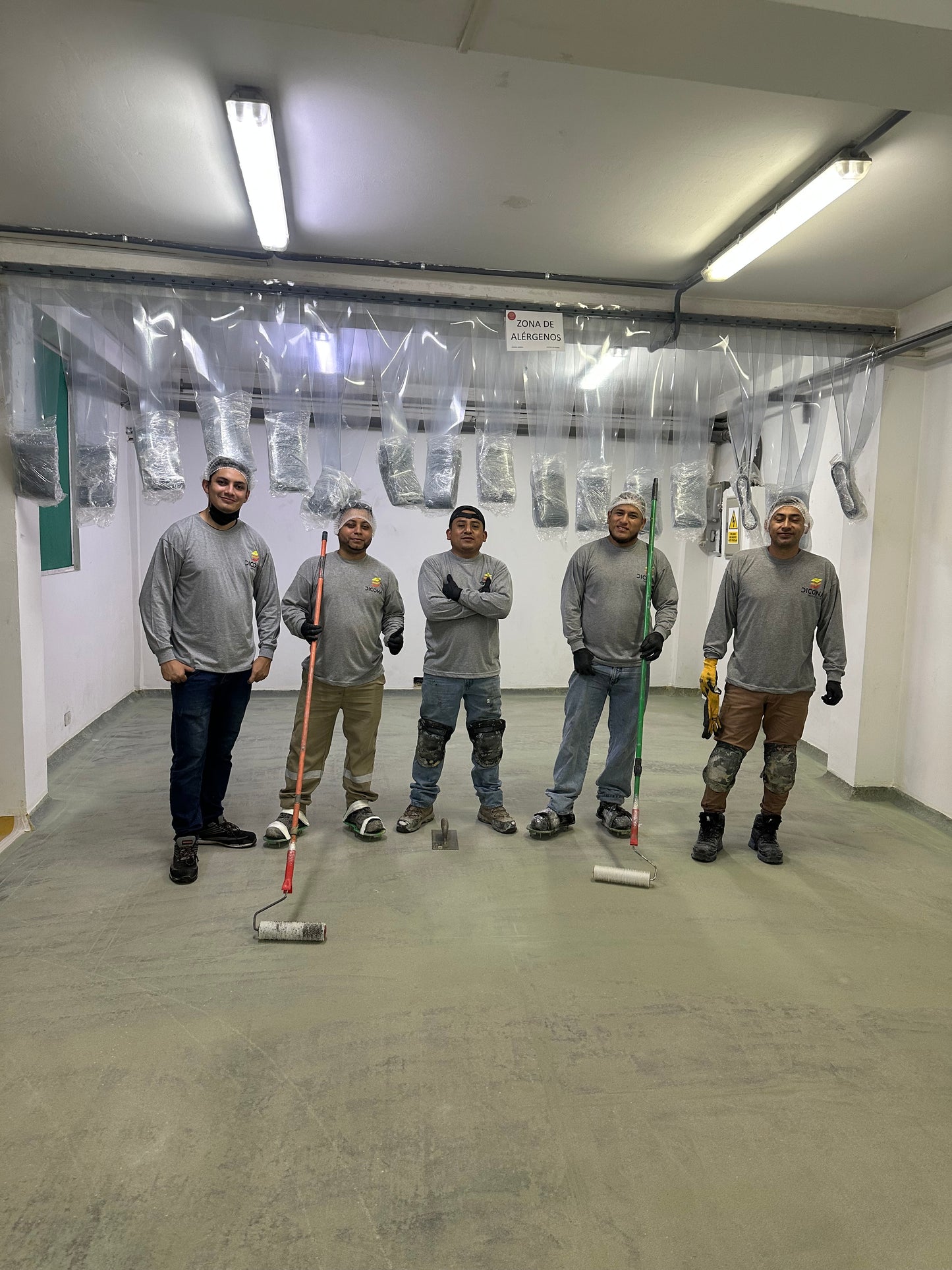 APLICACIÓN DE PISO DE POLIURETANO DE UCRETE EN PLANTA DE CEREALES Y SNACKS RASIL - HUACHIPA