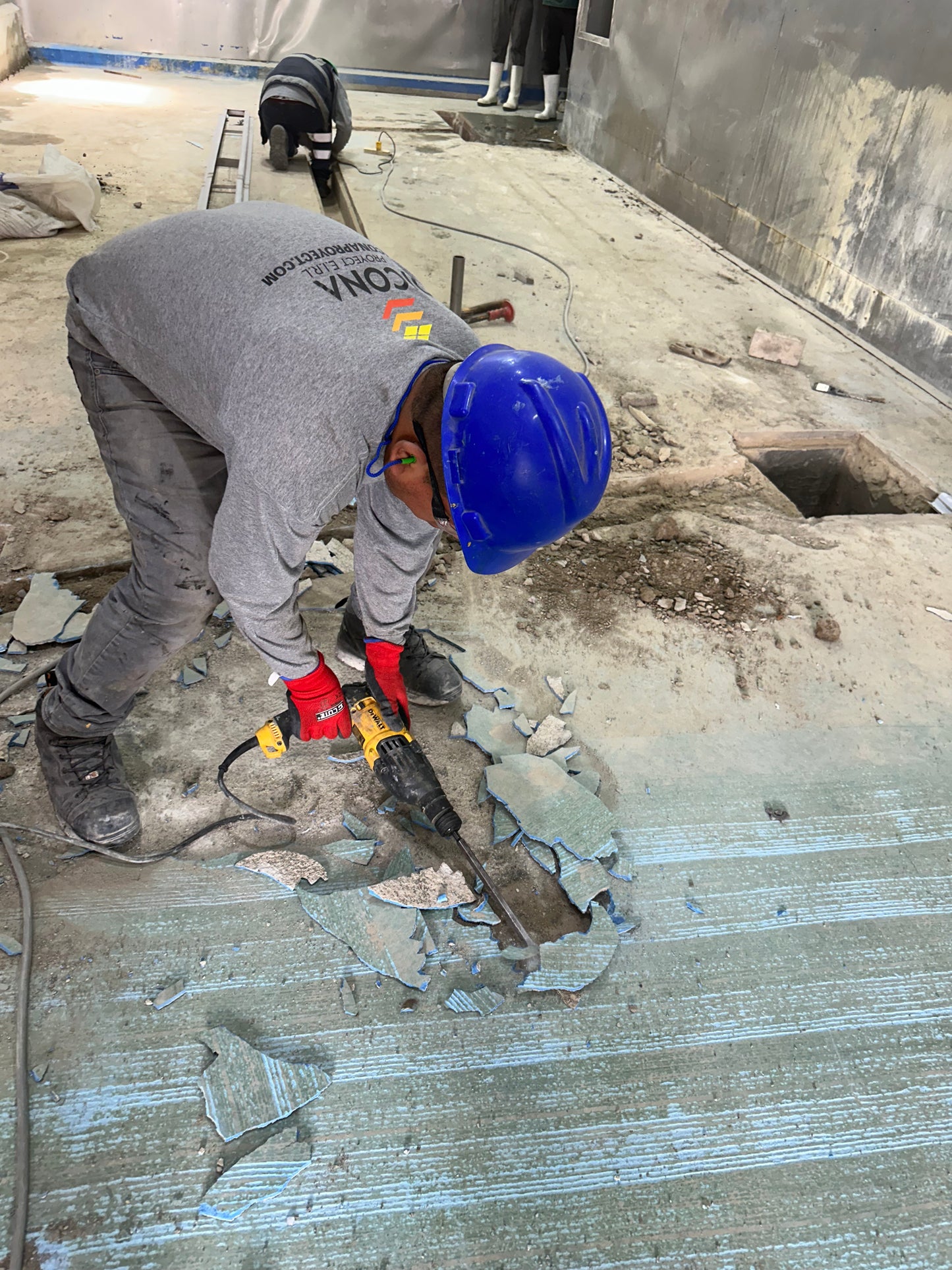 APLICACION DE PISO DE POLIURETANO DE UCRETE - COCINA PARA PROCESADORA DE POTA - KSL PESCADOS PUCUSANA