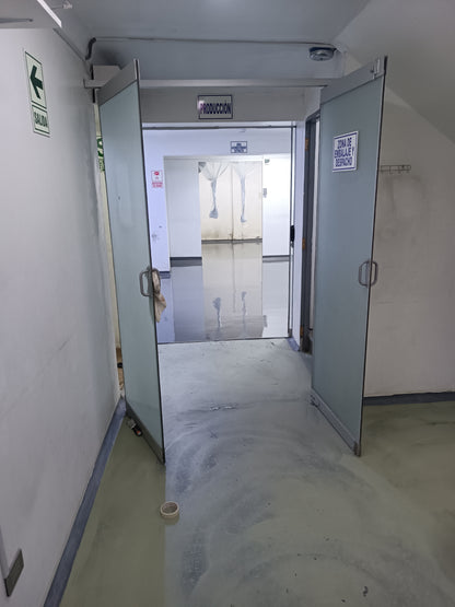 APLICACIÓN DE PISO DE POLIURETANO DE UCRETE - AREA LABORATORIO DE GOMITAS Y SUPLEMENTOS - NOVOAMERICA - SJM