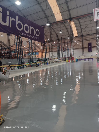 APLICACIÓN DE PISO DE POLIURETANO DE UCRETE -CENTRO LOGISTICO URBANO - CALLAO