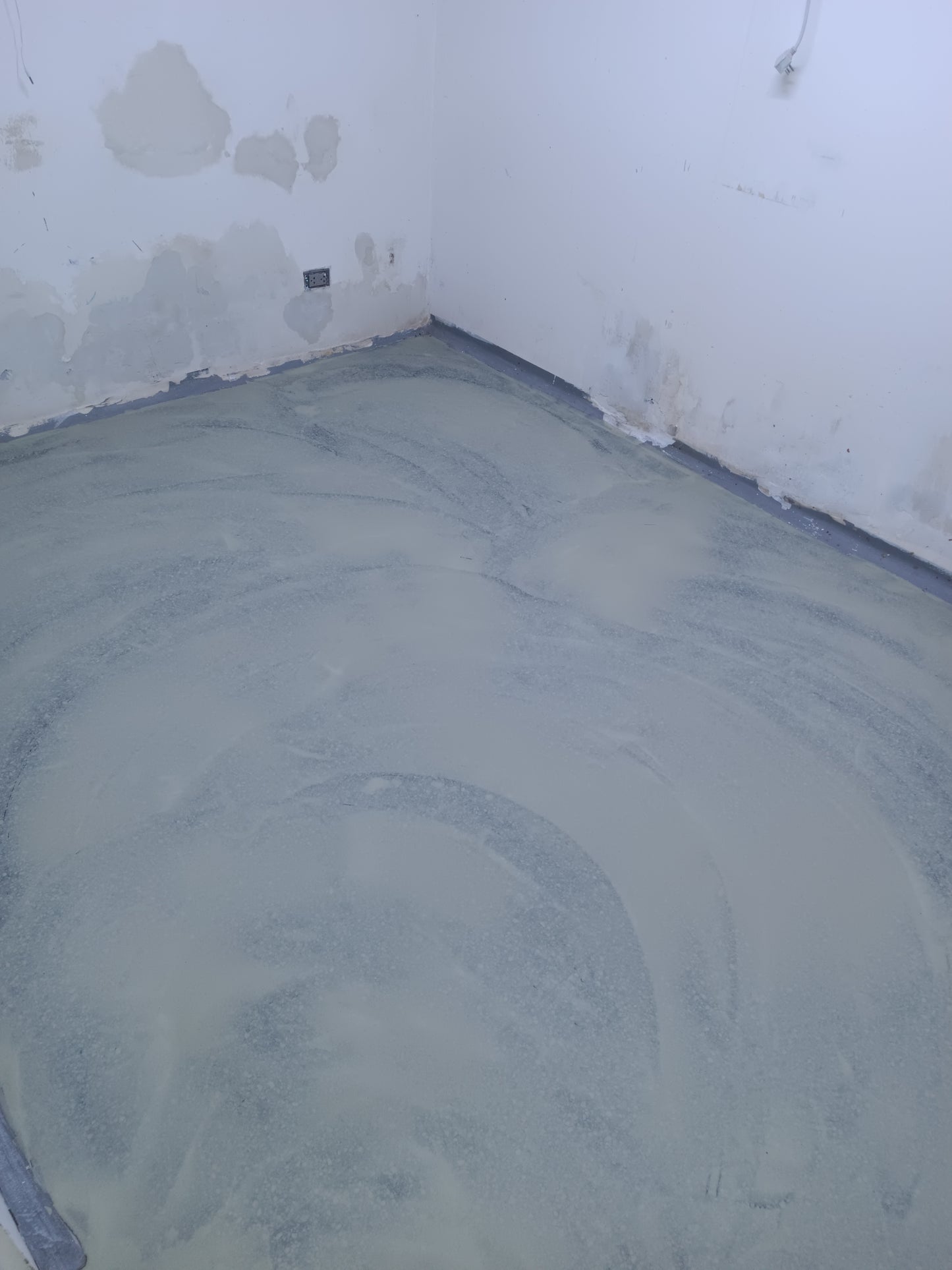 APLICACIÓN DE PISO DE POLIURETANO DE UCRETE - AREA LABORATORIO DE GOMITAS Y SUPLEMENTOS - NOVOAMERICA - SJM