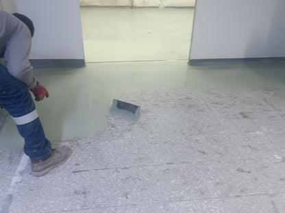 APLICACIÓN DE PISO DE POLIURETANO DE UCRETE - AREA LABORATORIO DE GOMITAS Y SUPLEMENTOS - NOVOAMERICA - SJM